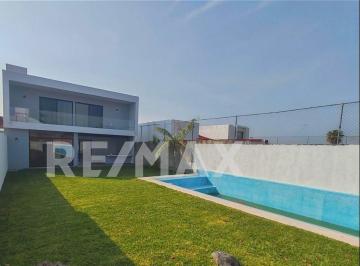 Casa · 206m² · 3 Recámaras · 2 Estacionamientos · Casa en Venta en Fracc Real de Oaxtepec