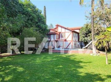 Casa · 353m² · 4 Recámaras · 3 Estacionamientos · Casa en Venta en Morelos, San Pedro Apatlaco, Ayala