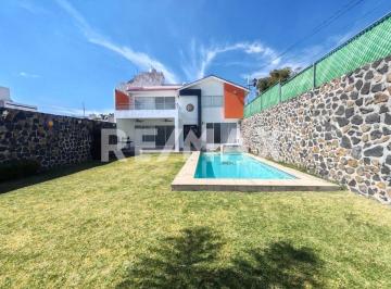 Casa · 288m² · 4 Recámaras · 3 Estacionamientos · Casa en Venta en Morelos, Jardines de Tlayacapan