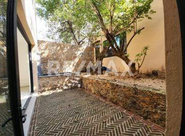 Casa · 260m² · 4 Recámaras · 2 Estacionamientos · Casa en Venta en Morelos, Tepoztlán