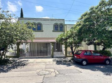e804a0248e3b4295e072367523ca7b3b5ad60afb637d0a6fe5a95df369344c6b · Casa en Venta en Jardines del Country