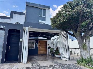 37e3b1d5c9d177caa0ef41b3596357fd615d67d6c60973161242683e1839ec23 · Casa en Venta en Arboledas, Zapopan