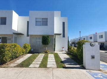 Casa en condominio de 2 habitaciones, Corregidora · Casa en Renta en Qro Paseos del Bosque Corregidora