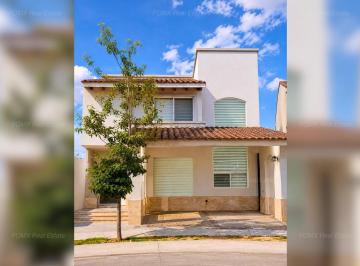 Casa · 235m² · 4 Recámaras · 2 Estacionamientos · Casa en Renta en Mayorazgo La Rioja de 4 Recámaras