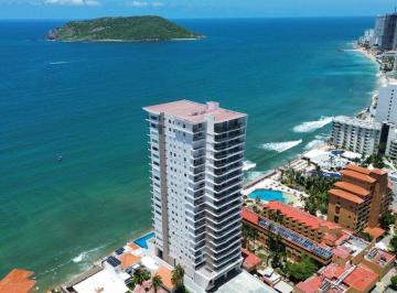 Departamento de 2 habitaciones, Mazatlán · Departamentos en Venta de 122 m² a Pie de Playa en Golden View Zona Dorada