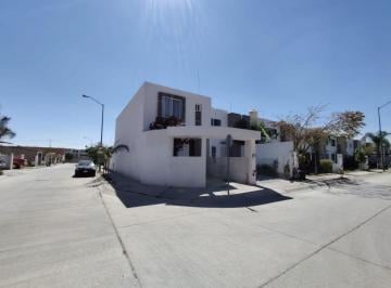 Casa de 3 habitaciones, León · Casa en Esquina Heroes de Leon, Leon Gto