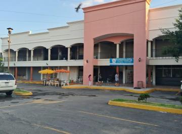 Local comercial · 40m² · 2 Estacionamientos · Local Comercial en Renta Real del Valle, Tlajomulco