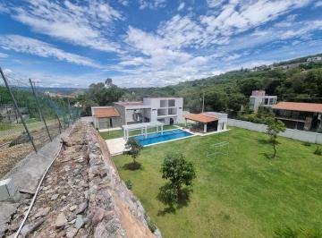 Casa · 560m² · 9 Recámaras · 10 Estacionamientos · Casa en Venta en Yautepec