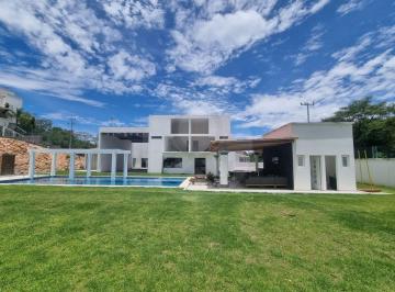 Casa · 560m² · 9 Recámaras · 10 Estacionamientos · Casa en Venta en Yautepec