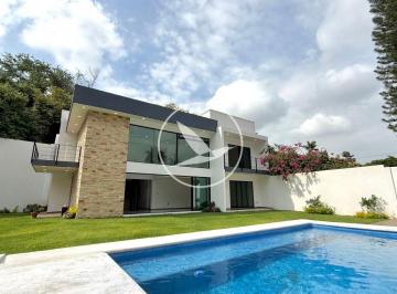 Casa de 4 habitaciones, Temixco · Casa Nueva con Alberca, Jacuzzi, Jardín y Vigilancia en Burgos
