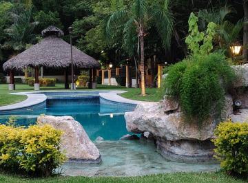 Casa de 3 habitaciones, Yautepec · Casa Lista Para Habitar con Alberca y Amplias Áreas Verdes en Yautepec