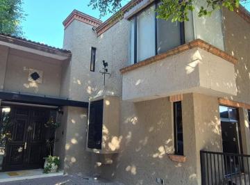 Casa · 432m² · 3 Recámaras · 2 Estacionamientos · Hermosa Casa en Venta Alamos 1ra Seccion