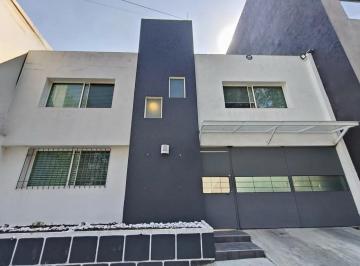 Casa · 167m² · 3 Recámaras · 2 Estacionamientos · Casa - Lomas de Atizapán