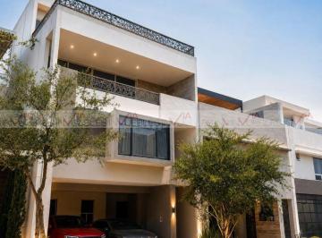 Casa · 289m² · 4 Recámaras · 2 Estacionamientos · Casa en Venta en Casa Blanca