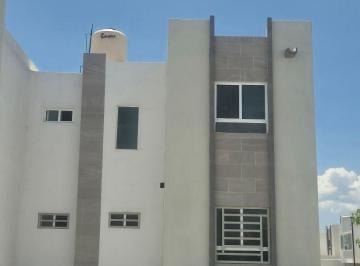 Casa de 3 habitaciones, Saltillo · Casa en Renta Sector Privado, Nor Oriente