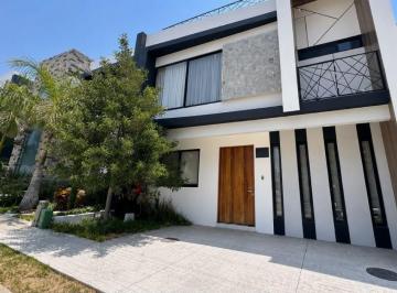 Casa de 3 habitaciones, Zapopan · Se Renta Casa en Valle Imperial