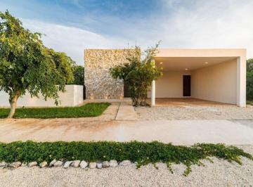 Casa · 301m² · 3 Recámaras · 2 Estacionamientos · Casa en Venta Al Norte de Mérida