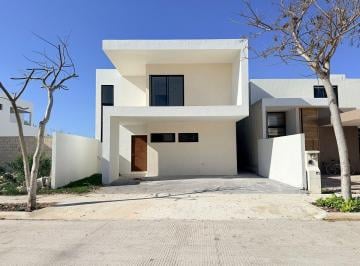 Casa · 263m² · 3 Recámaras · 2 Estacionamientos · Casa en Privada Aire Puro, Mérida.