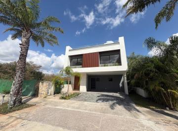 Casa · 355m² · 3 Recámaras · Casa en El Country Club, Mérida