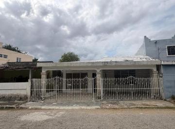 Casa · 220m² · 3 Recámaras · 2 Estacionamientos · Casa en Venta en Garcia Gineres