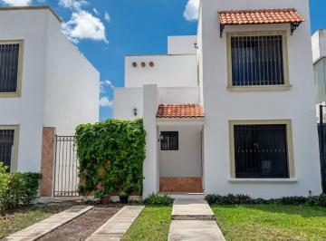 Casa · 107m² · 2 Recámaras · 2 Estacionamientos · Casa en Venta Frente Al Parque