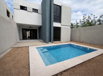 Casa · 250m² · 4 Recámaras · 2 Estacionamientos · Casa en Venta en Privada