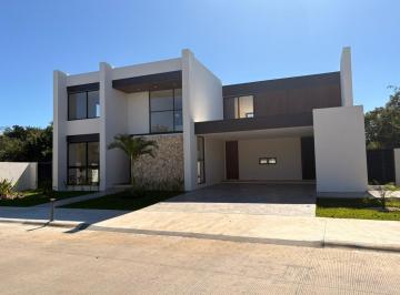Casa · 480m² · 4 Recámaras · 2 Estacionamientos · Casa en Venta en Nortemerida