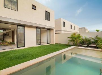 Casa · 160m² · 3 Recámaras · 2 Estacionamientos · Casa de 3 Recámaras en Privada Al Norte de Mérida