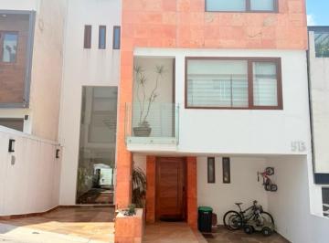 Casa · 280m² · 3 Recámaras · 3 Estacionamientos · Casa - Residencial Lago Esmeralda