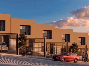 Casa de 3 habitaciones, Morelia · Casa en Venta con Recámara en Pb, Altozano Morelia!