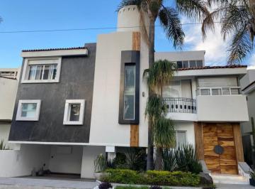 Casa en Venta en Fraccionamiento Jardin Real con Departamento independiente · Casa en Venta en Fraccionamiento Jardin Real con Departamento Independiente