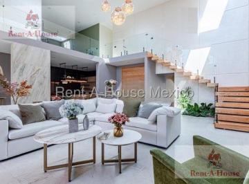 Casa · 600m² · 4 Recámaras · 4 Estacionamientos · Casa en Venta en Ahuatlan, Cuernavaca Jl 26 - 482.