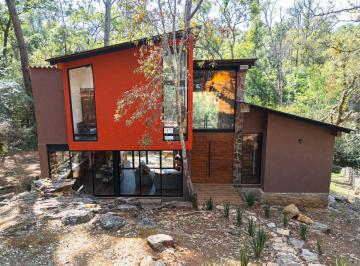Casa de 2 habitaciones, Atemajac de Brizuela · Moderna Cabaña Frente Al Arrollo de Bosque El Manto