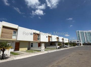 Casa de 3 habitaciones, Querétaro · Valle de Juriquilla Vendo Casa en Privada con Amenidades 3 Recamaras + Servicio 3 Baños 2 Coches
