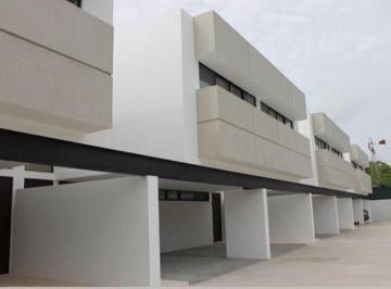 Casa · 2 Recámaras · 2 Estacionamientos · Townhouse en La Colonia Maya, con Facil Acceso Al Periférico de Mérida