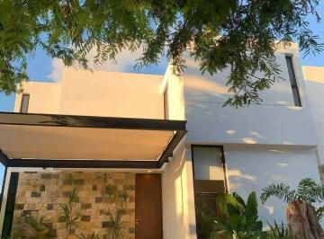 Casa · 109m² · 2 Recámaras · 2 Estacionamientos · Casa en Privada en Dentro de Mérida en Chuburná de Hidalgo