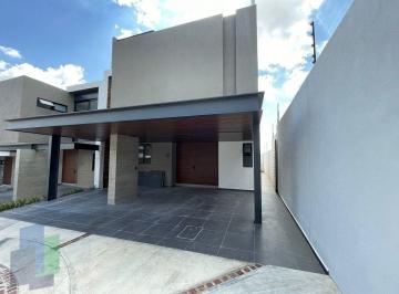 f5b5a6046c8fcadc326b52a7ef487d6fd261112c7953830c0fa401ba779b10a3 · Casa en Venta en Residencial Nuevo Refugio, con Estacionamiento Techado