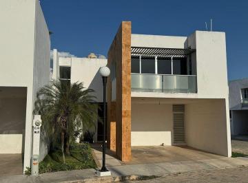 Casa · 220m² · 3 Recámaras · 2 Estacionamientos · Town House en Privada de 3 Recámaras, Santa Gertrudis Copo, Mérida
