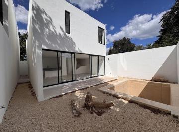 Casa · 179m² · 3 Recámaras · 2 Estacionamientos · Casa con Equipamiento en Chuburna Hidalgo, Dentro de Mérida