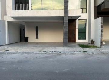 Casa de 3 habitaciones, Saltillo · Hermosa Rincon de Los Encinos Tm Aleman Inmobiliaria