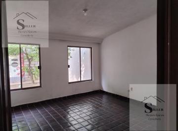 Casa · 364m² · 4 Estacionamientos · Casa Muy Grande en Venta, Ideal Para Oficinas, en Zona Muy Transitada en Colonia Jardin