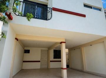 Casa · 140m² · 3 Recámaras · 2 Estacionamientos · Hermosa Casa en Venta | Privadas Santa Rosa 2 | Apodaca Nuevo Leon