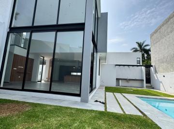 Casa · 280m² · 3 Recámaras · 2 Estacionamientos · Casa en Venta en Lomas de Cuernavaca, Morelos