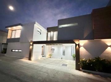 Casa · 272m² · 3 Recámaras · 2 Estacionamientos · Casa en Venta en Lomas de Cuernavaca, Morelos