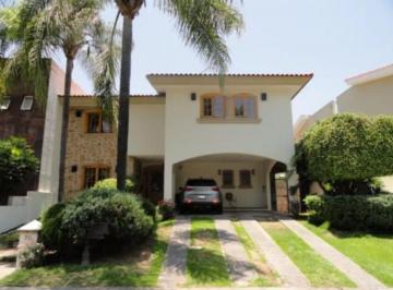Casa de 4 habitaciones, Zapopan · Casa en Venta