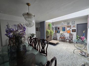 Casa de 4 habitaciones, Guadalajara · Casa Habitación Semimoderna Para Remodelar