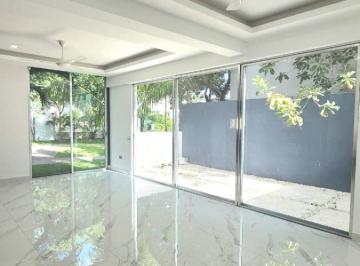 Casa de 3 habitaciones, Benito Juárez · Excelente Casa en Esquina en Venta en Arbolada