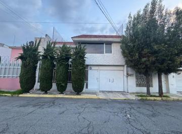 Casa en condominio · 241m² · 4 Recámaras · 2 Estacionamientos · Casa en Condominio en San Buenaventura