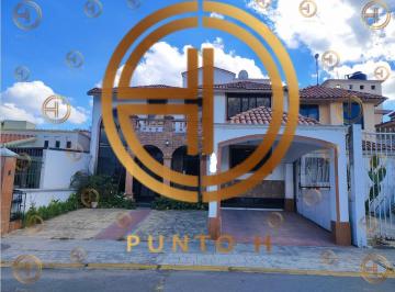 Casa de 4 habitaciones, Toluca · Casa de 268 m² con 4 Recámaras en Venta en San Mateo Otzacatipan