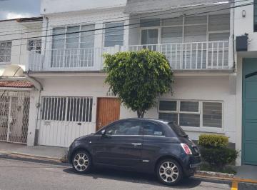 Casa de 5 habitaciones, Iztacalco · Se Renta Bonita Casa con 5 Recamaras, 3 Baños y Medio y 1 Estacionamiento